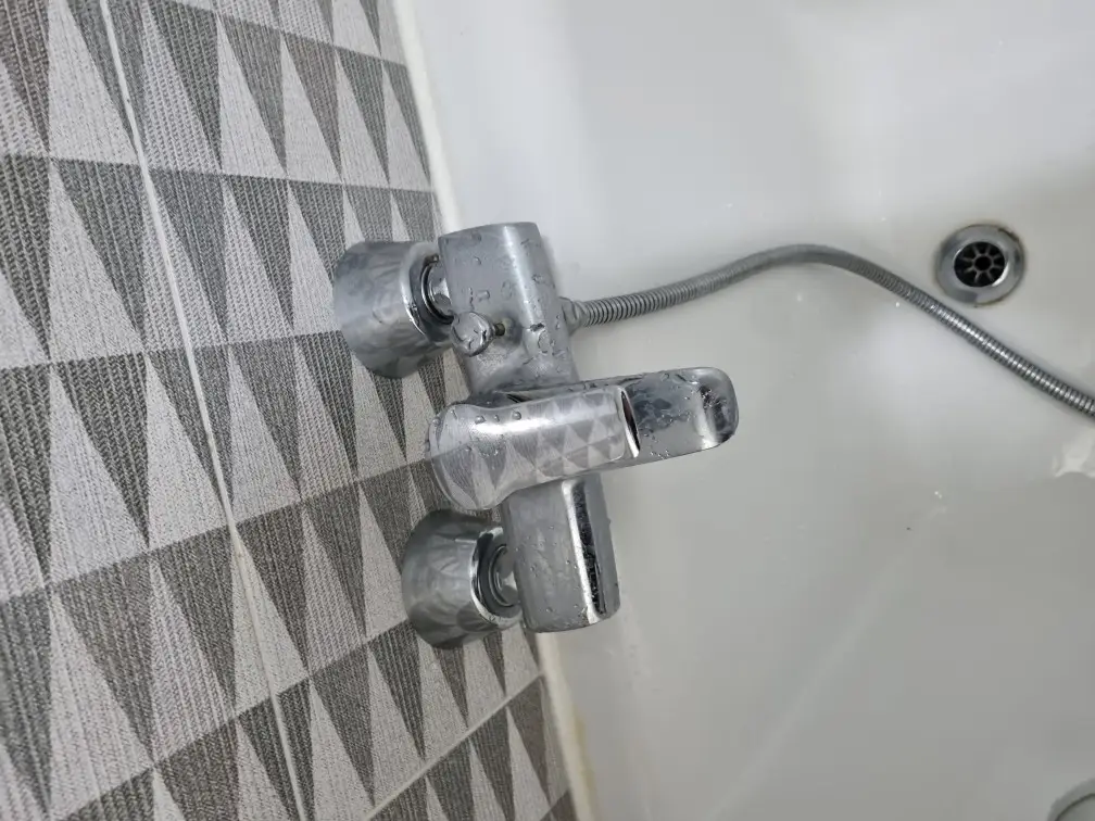 욕조 샤워기 교체 2
